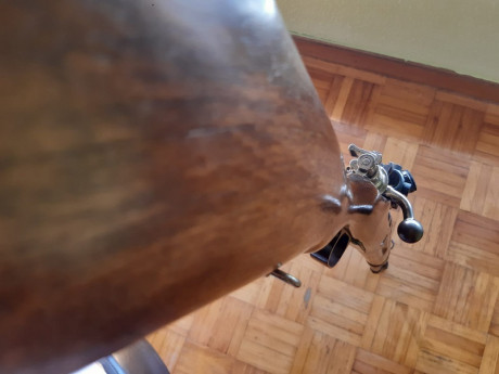 FR-8 calibre 308 Win. en buen estado estético y de funcionamiento, lleva instalado un punto rojo Bushnell 10