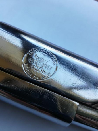 Se vende STAR "A" cromada. Calibre 9 largo. Anagrama del Ejercito del Aire. Precio 300€ ( portes 12