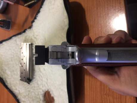 Vendo estupenda STI Target Master. Yo solo la he utilizado en 4 o 5 tiradas. Guiada en F. Entrego 2 cargadores.
Se 01
