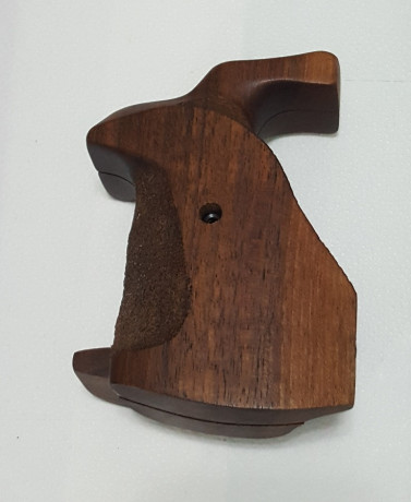 Vendo empuñadura anatómica regulable de madera, nueva sin retocar, nunca estrenada, para revólveres S&W 01