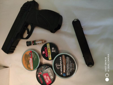 Hola

Vendo gamo pt-85 blowback calibre 4,5 con cargador rotativo multitiro en su caja original
Con poco 02