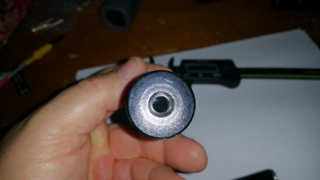 Hola  . Vendo 2 silenciadores  para pcp  rosca 1/2 UNF  estándar  , miden + - , 17 cm.s  y diámetro 3 11