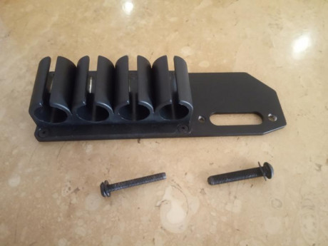 Vendo porta cartuchos Tac Star para escopeta Remington 870 en perfecto estado.
40€ portes por Correos 01