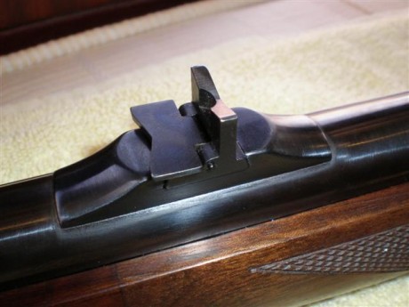 Poseo un rifle del citado calibre, que por otra parte me parece de los mejores por muchas razones.
El 80