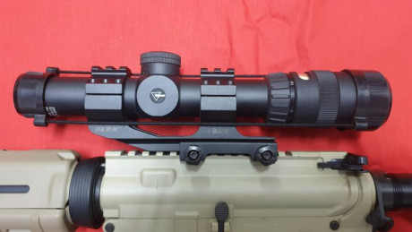 Se vende por no utilizar un Smith and Wesson Mp15 del calibre 300 Blackout, customizado, así como visor 10