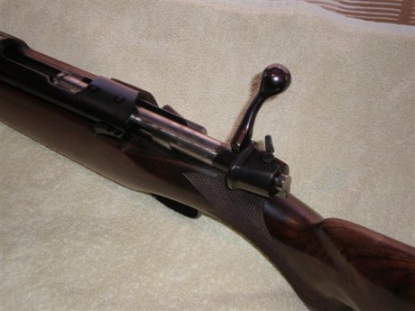 Poseo un rifle del citado calibre, que por otra parte me parece de los mejores por muchas razones.
El 120