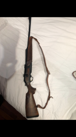 Buenos días a todos,

Pongo a la venta este Browning Maral. 
Datos:
Rifle de cerrojo rectilineo de accionamiento 01