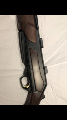 Buenos días a todos,

Pongo a la venta este Browning Maral. 
Datos:
Rifle de cerrojo rectilineo de accionamiento 11