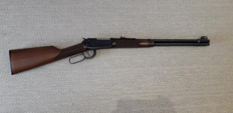 Se vende rifle completamente nuevo y en su caja original. Todo un capricho de rifle con unas bonitas maderas 22