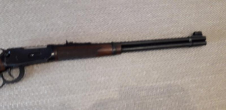 Se vende rifle completamente nuevo y en su caja original. Todo un capricho de rifle con unas bonitas maderas 20