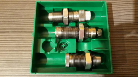 Hola a todos. Tengo unos dies Lee del 40 Smith Wesson para prensa progresiva nuevos sin estrenar. Cuando 00