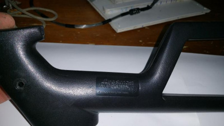 Hola  . Vendo culatin pistola crosman 2240 y otras , 25 € ,  envío aparte . 00
