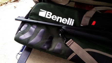 Un amigo me ha pedido que le anuncie su Benelli Argo Endurance acabado sintético Confortech, con cañon 11