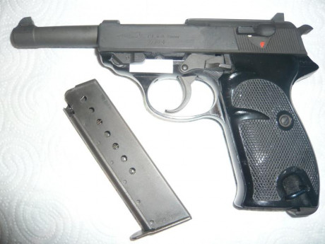  VENDO Walther p 38 (p1) con dos cargadores 
 180€ 
SALUDOS P1020893.JPG P1020893.JPG  P1020900.JPG  02