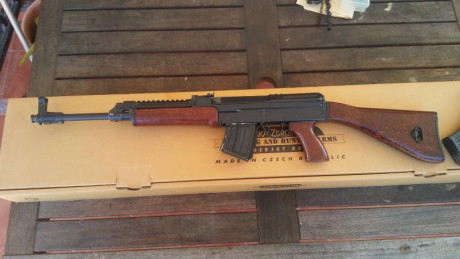 Hola, vendo mi VZ58 original en 7,62x39, el arma es de REPETICION, o sea, que para cada disparo hay que 62