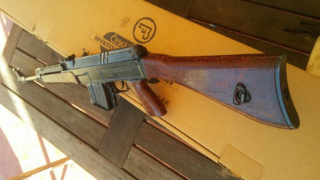 Hola, vendo mi VZ58 original en 7,62x39, el arma es de REPETICION, o sea, que para cada disparo hay que 61