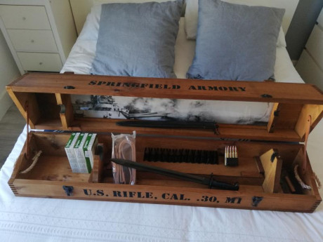 Vendo M1 GARAND edición especial IWO JIMA. 
Ni un solo disparo, totalmente nuevo, ni una sola marca ni 00