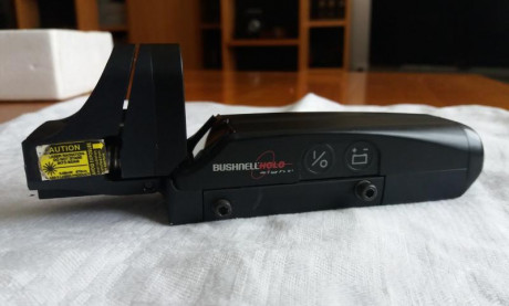 Buenos días.

Pongo en venta un punto rojo holográfico en perfecto estado.

Se trata del conocido y probado 12