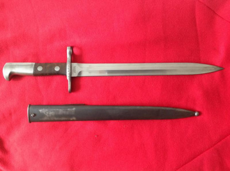 Bayoneta suiza fabricada por Elsener Schwyz Victoria para el ejército suizo.

 Excelente estado, está 01