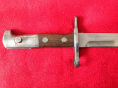 Bayoneta suiza fabricada por Elsener Schwyz Victoria para el ejército suizo.

 Excelente estado, está 10