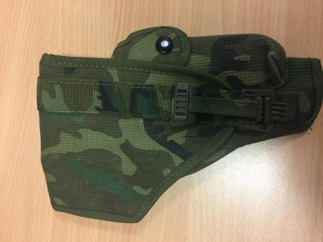 Se vende funda de pistola Ejército de Tierra, nueva. 15 euros. 01
