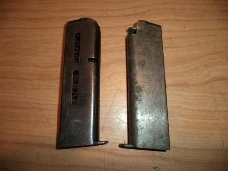 Tengo estos dos cargadores en buen estado, pero no sé a qué arma pertenecen. Son del tamaño de los de 00