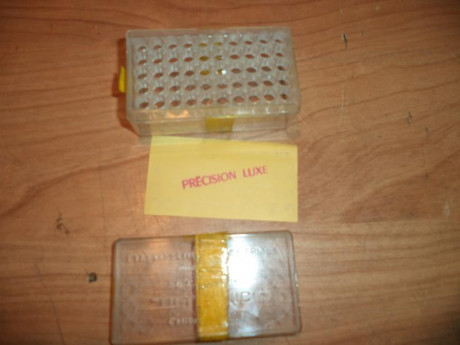 Vendo caja cartuchos 22LR Rey Frêres "Ultronic".

5 €, sólo entrega en mano para evitar roturas 01