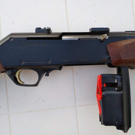 Vendo rifle Browning Long Track 9.3x62 y visor Swaroski 1-6 x24 punto rojo.
Excelente estado de conservación. 01