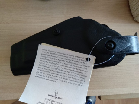 Hola, se vende funda safariland de servicio para Beretta 92, esta nueva, sin sacar de la bolsa, es antihurto.
Su 01