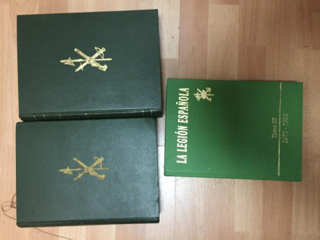 Vendo los siguientes libros: 

Historia de la legión los tres volúmenes primera edición 120 euros, perteneció 02