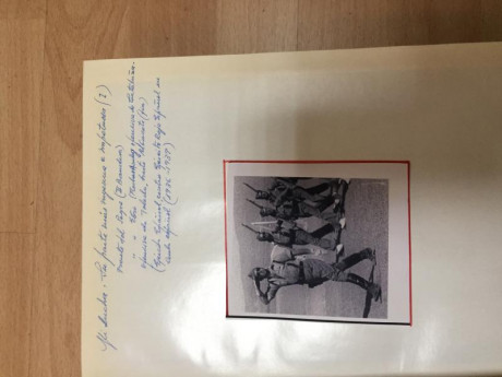 Vendo los siguientes libros: 

Historia de la legión los tres volúmenes primera edición 120 euros, perteneció 01