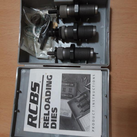 Vendo Dies RCBS del cl.38/357, estado impecables ya que no se han cargado mas de 200 cartuchos, estan 01