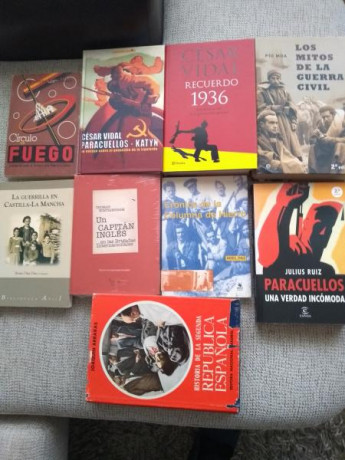 Lote de 9 libros sobre la Guerra Civil Española en muy buen estado. Ver fotografias. Se encuentran en 01
