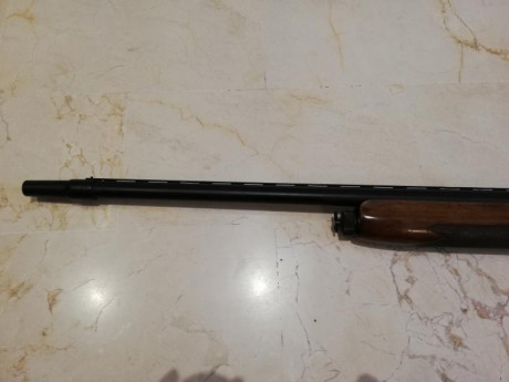 Escopeta repetidora franchi saut en perfectisimo estado, como nueva, maderas impecable así como Mecanismos. 00