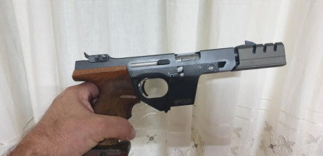 vendo Pistola walther gsp esper calbre 22 muy buen estado casi nueva muy pocos disparos la vendo por abandonar 00