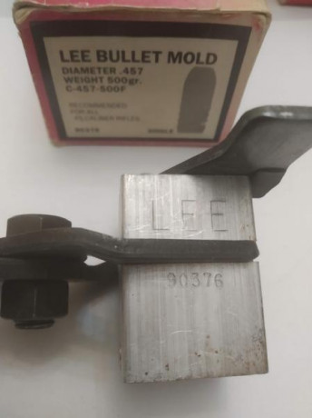 Vendo las siguientes turquesas LEE precio/u. 25 €, están en Madrid, si hay que enviarlas +6€:

.454 bola 50