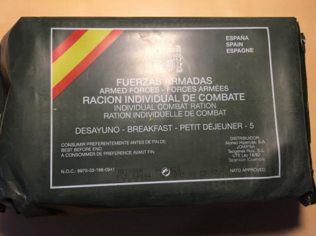 Se venden pack de raciones de combate, desayuno/comida/cena

El pack de tres raciones son 25 euros mas 01