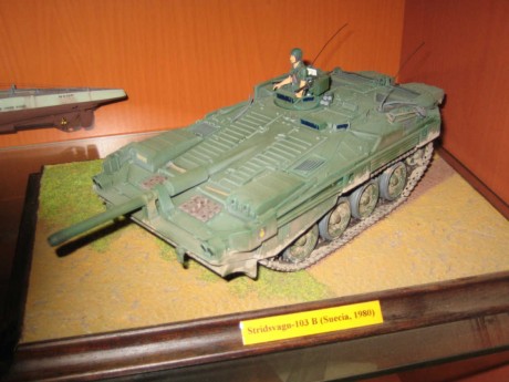 Puede ser simplemente una idea de mas, ha salido en la TV rusa, basado en el T-72 y T-90.

Un carro sin 70