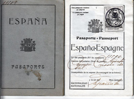  EN RECUERDO Y HOMENAJE A LOS QUE YA NO ESTÁN. 

Si pones en  GOOGLE   PASAPORTES EN LA MEMORIA  da igual 111