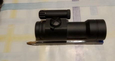 Un amigo me pide que anuncie la venta de esta arma: 

Express Superpuesto Antonio Zoli calibre 9,3 x74. 30