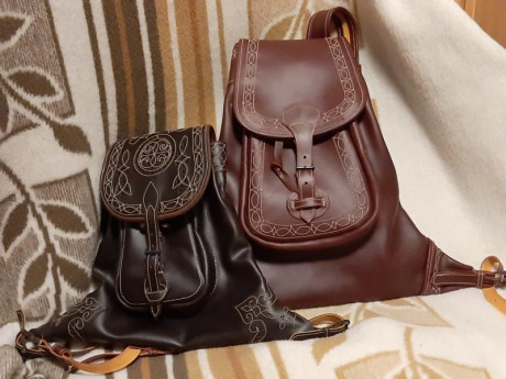 Zurron mochila de un formato más pequeño fabricado a mano y diseño exclusivo. 
75€ . 00