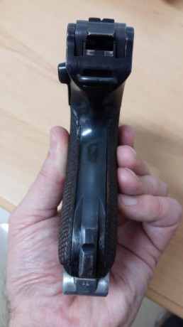 Hola a todos:
Vendo una Mauser Luger código 42 del año 1939 en libro de coleccionista, EN ESTADO DE TIRO. 20