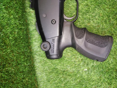 Se vende Mossberg 590 A1, culata con deposito para 4 cartuchos, carga 8+1, recamara 12/76 magnun, accesorios: 12