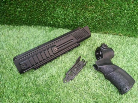 Se vende Mossberg 590 A1, culata con deposito para 4 cartuchos, carga 8+1, recamara 12/76 magnun, accesorios: 10