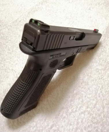 Vendo GLOCK 17 3GEN en buen estado por no usar.
Incluye 2 cargadores y conversor calibre 22 marca Ciener 02