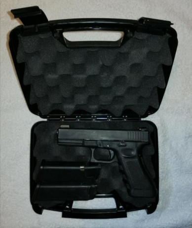 Vendo GLOCK 17 3GEN en buen estado por no usar.
Incluye 2 cargadores y conversor calibre 22 marca Ciener 01
