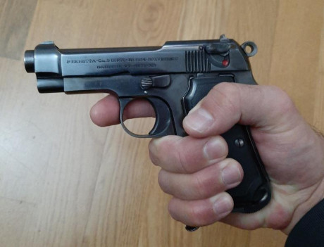 Beretta 1934 calibre 9 corto. Buen estado de conservación y apenas utilizada. Precio 250 euros. Como dato 50