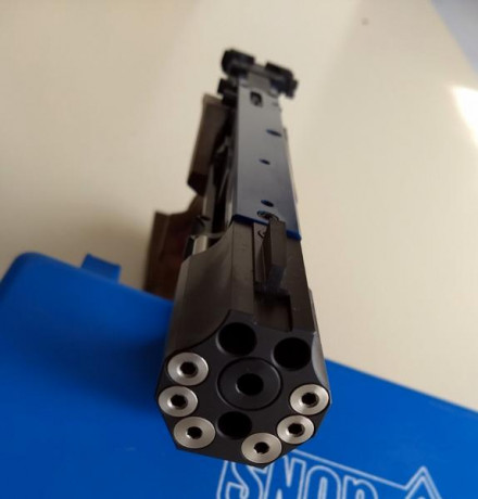 Hola, se vende pistola  Match Guns MG2E  (con disparador electrónico), calibre 22 LR, guiada en F. Comprada 00