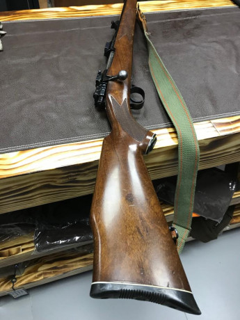 Pongo en venta Mauser cerrojo en calibre 30.06. Con bases y anillas extra-altas para cerrojos M98. Las 11