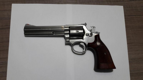 Hola, buenos días a todos. 

Me presento, soy de Valencia y me gustaría vender algunas armas.  
No sé 01